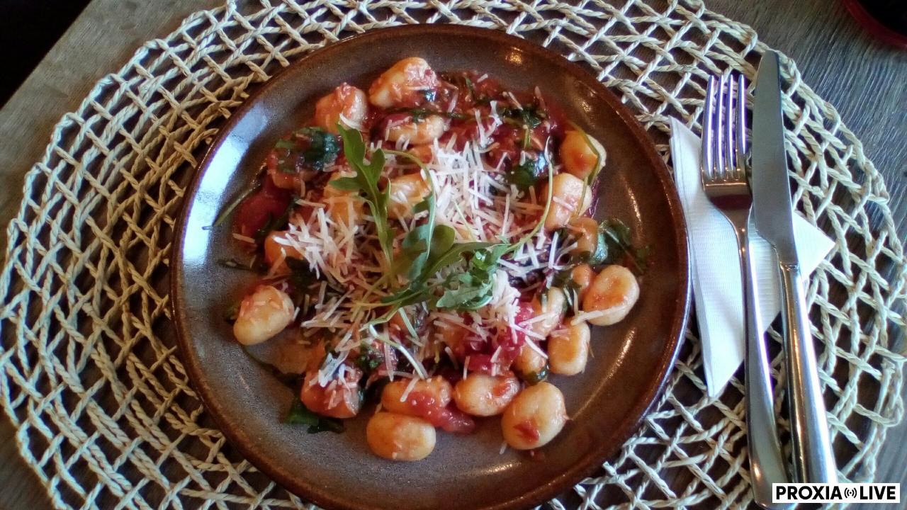 Gnocchi s paradajkovo-parmezánovou omáčkou a rukolou 