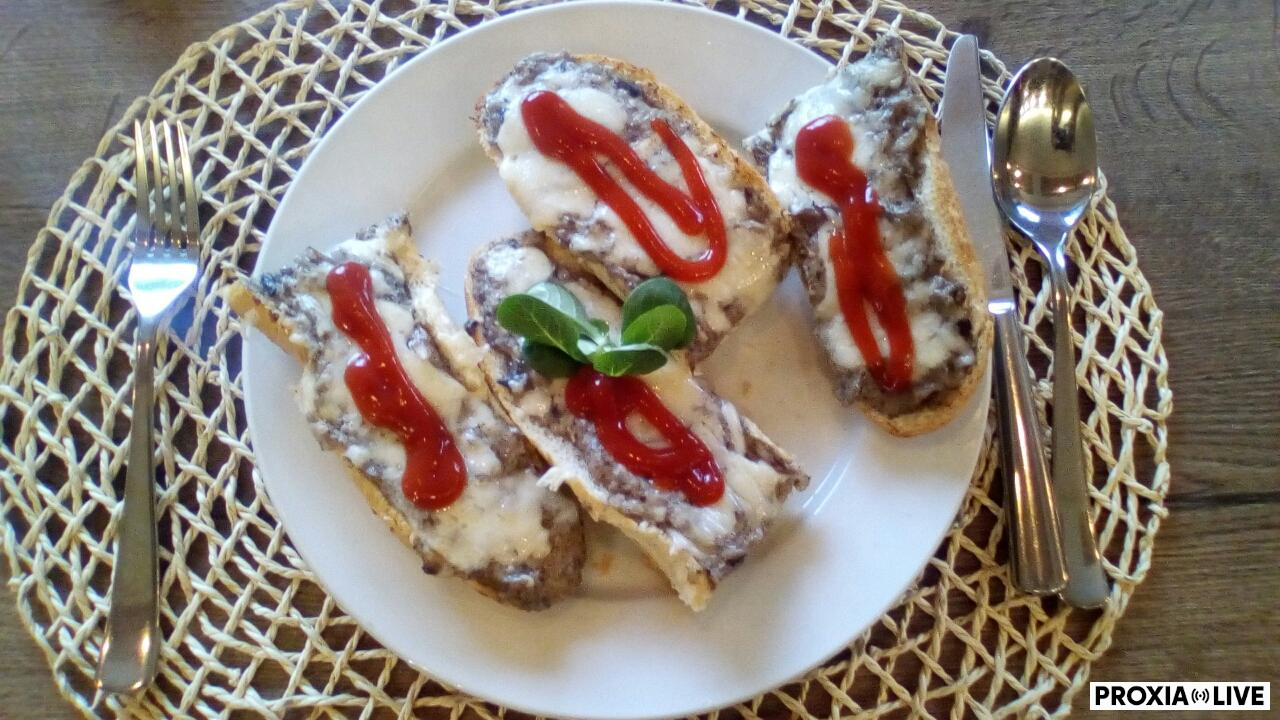 Zapekanka (šampiňóny, syr, kečup) 